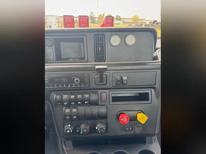 2021 International LT625