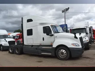 2021 INTERNATIONAL LT