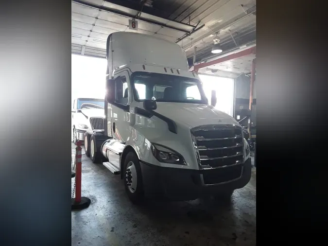 2019 FREIGHTLINER NEW CASCADIA 116