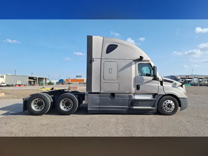 2023 Freightliner Cascadia 126