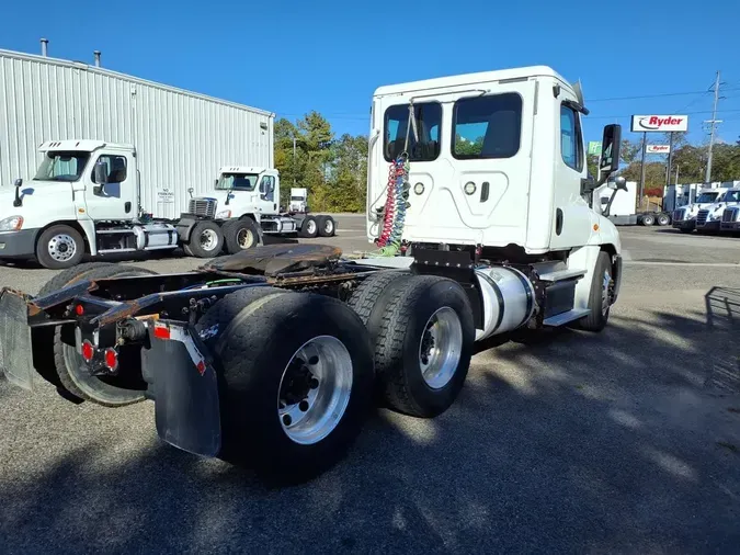2018 FREIGHTLINER/MERCEDES CASCADIA 125