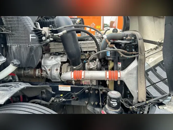 2021 Freightliner Cascadia 126