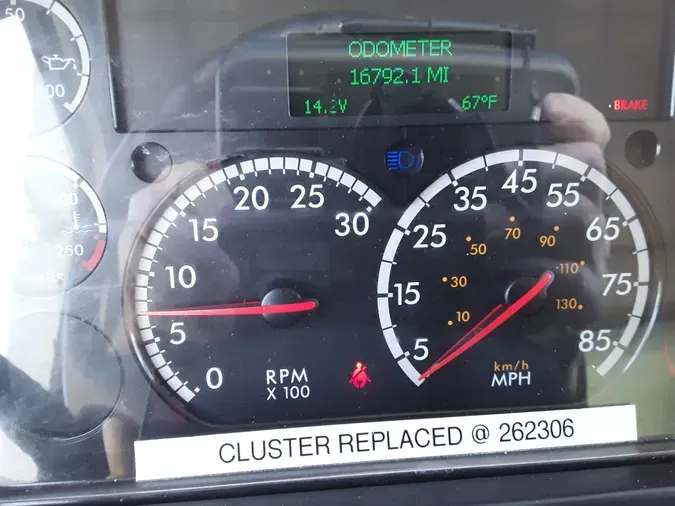 2018 FREIGHTLINER/MERCEDES M2 106
