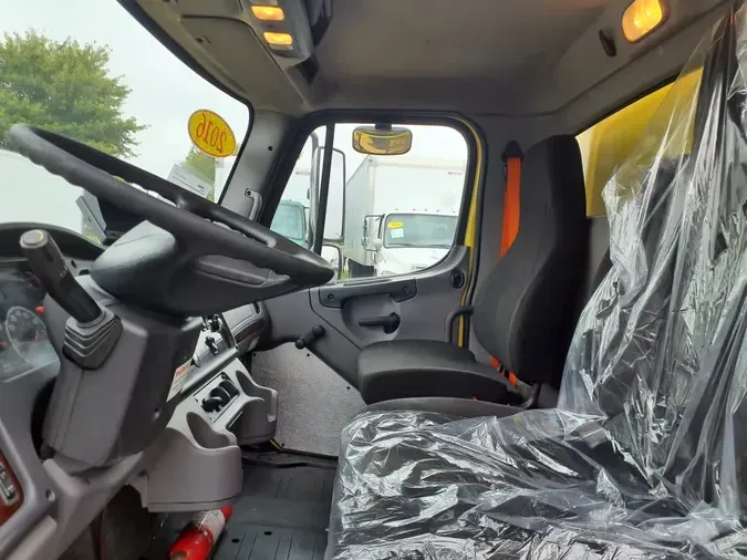 2016 FREIGHTLINER/MERCEDES M2 106
