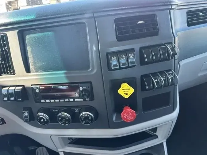 2023 Peterbilt 579