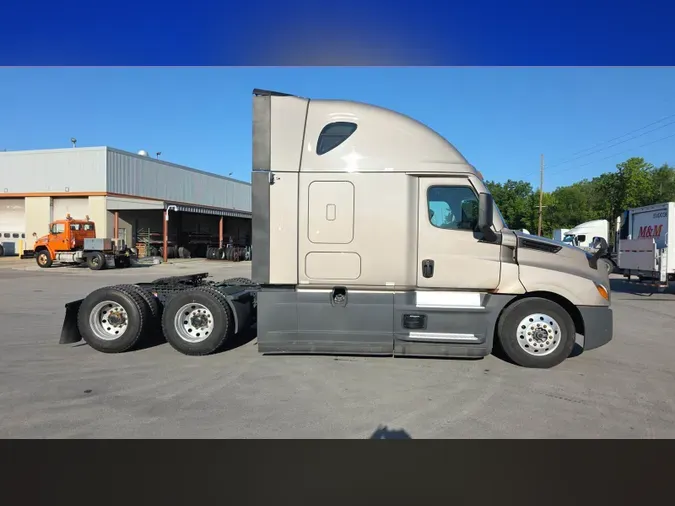 2025 Freightliner Cascadia 126