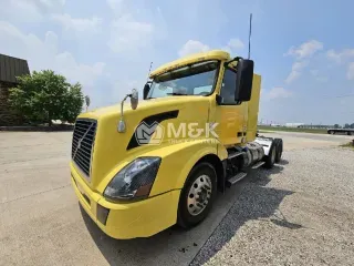 2018 VOLVO VNL64T300