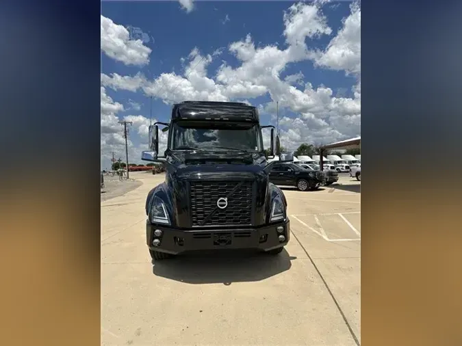 2024 VOLVO VNL84T740