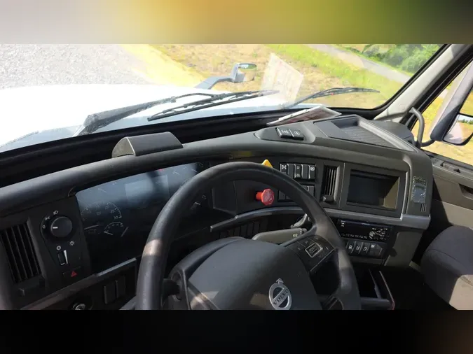 2019 Volvo VNL300