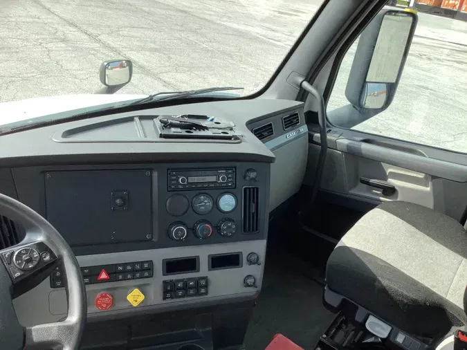 2019 Freightliner Cascadia 126