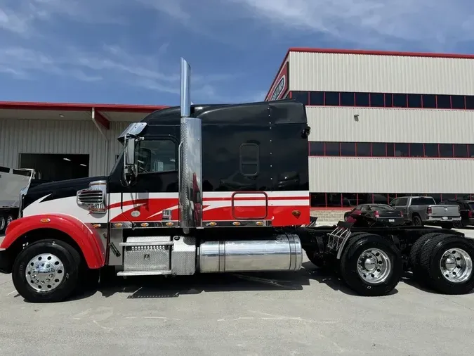 2018 Freightliner 122SD