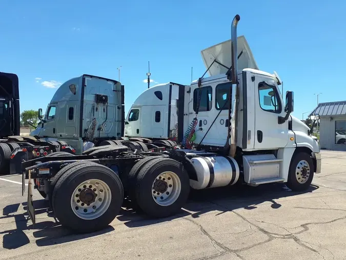 2019 FREIGHTLINER/MERCEDES CASCADIA 125