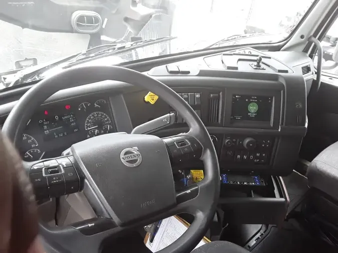 2020 VOLVO VNR42-640