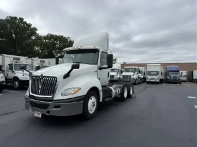 2019 NAVISTAR INTERNATIONAL LT625 DAYCAB T/A0cdf6aec4c4d203cba14b882cda84c4d