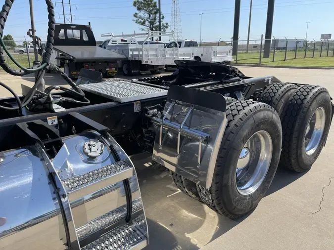 2020 Peterbilt 389