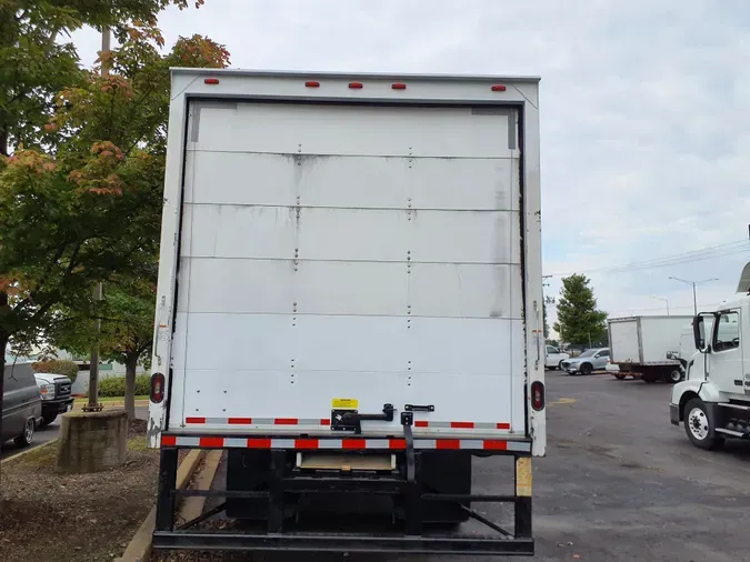 2017 FREIGHTLINER/MERCEDES M2 106