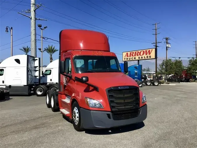 2020 FREIGHTLINER CA126