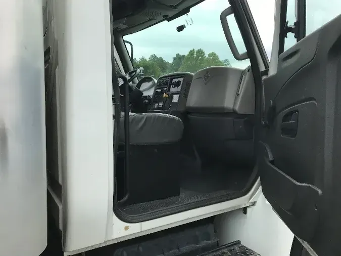 2018 International 4300