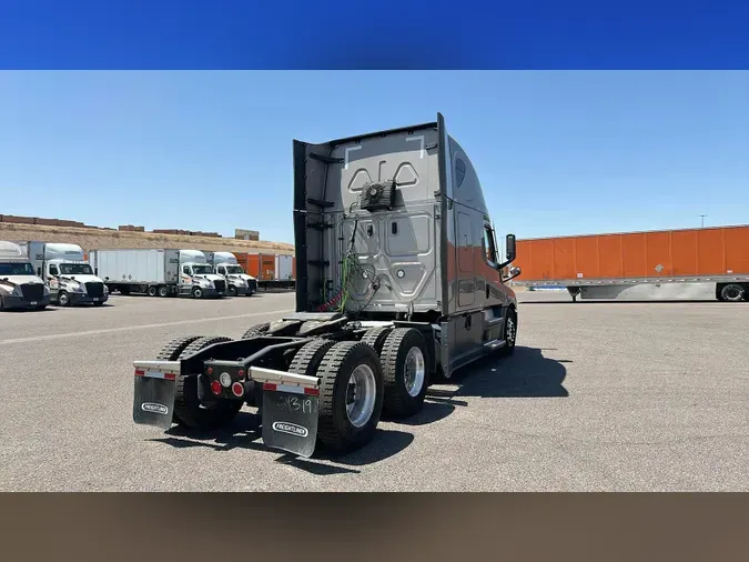 2023 Freightliner Cascadia 1260ce4a898079ef4ef95982a4955e61f38