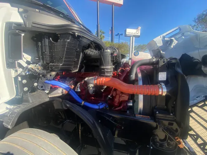 2026 Mack Pioneer HB64T0ce562926e795f2ba5a83c12f3c2b56c