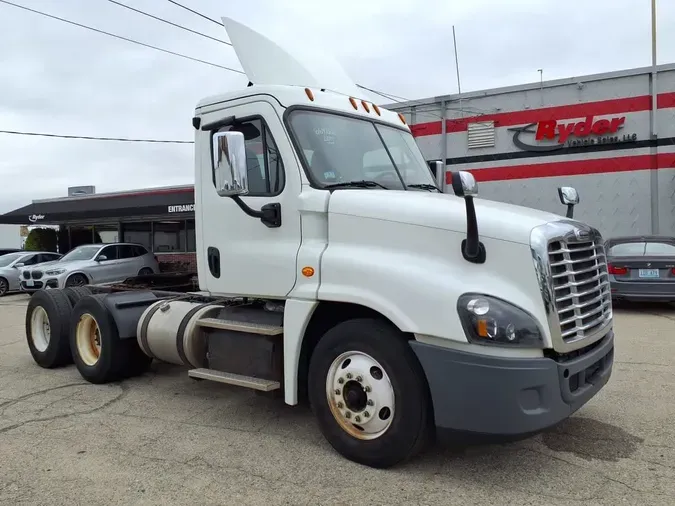 2017 FREIGHTLINER/MERCEDES CASCADIA 1250ce77a9fbe37ae87243b1643131720a6