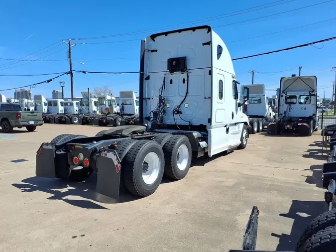 2020 FREIGHTLINER/MERCEDES CASCADIA 125