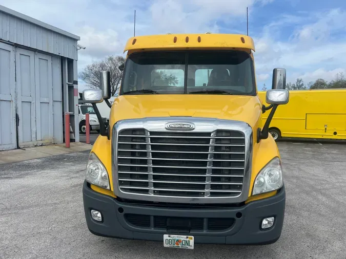 2018 FREIGHTLINER/MERCEDES CASCADIA 113