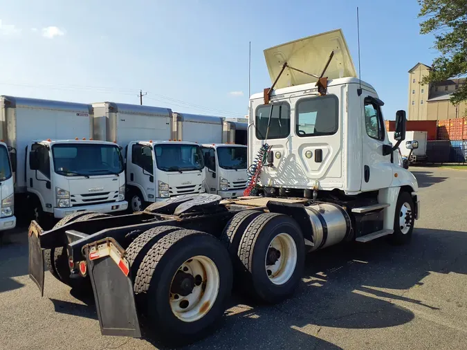 2016 FREIGHTLINER/MERCEDES CASCADIA 125