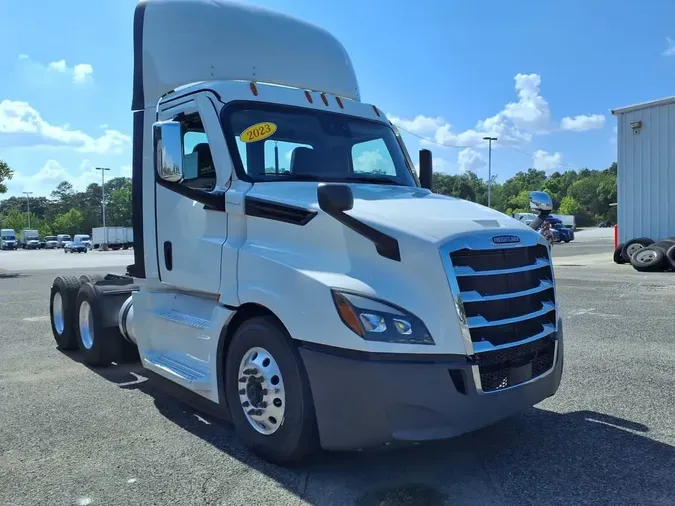 2023 FREIGHTLINER/MERCEDES NEW CASCADIA PX126640cefdec4d698ade69c0c538cea52c9ed