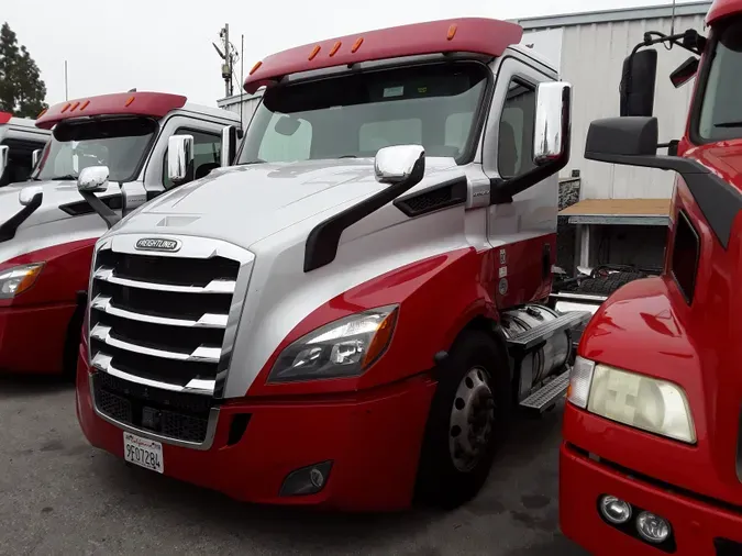 2020 FREIGHTLINER/MERCEDES NEW CASCADIA 116