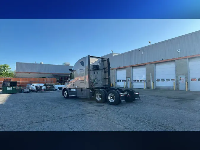 2022 Freightliner Cascadia