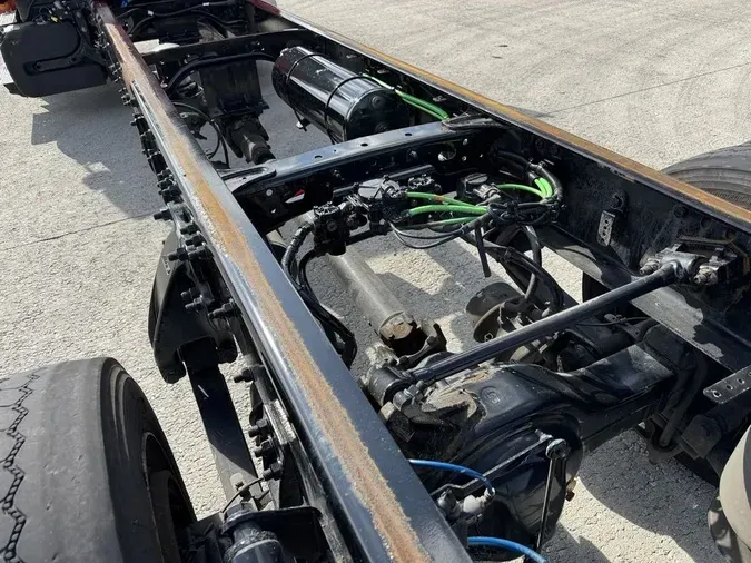 2020 Freightliner M2 106