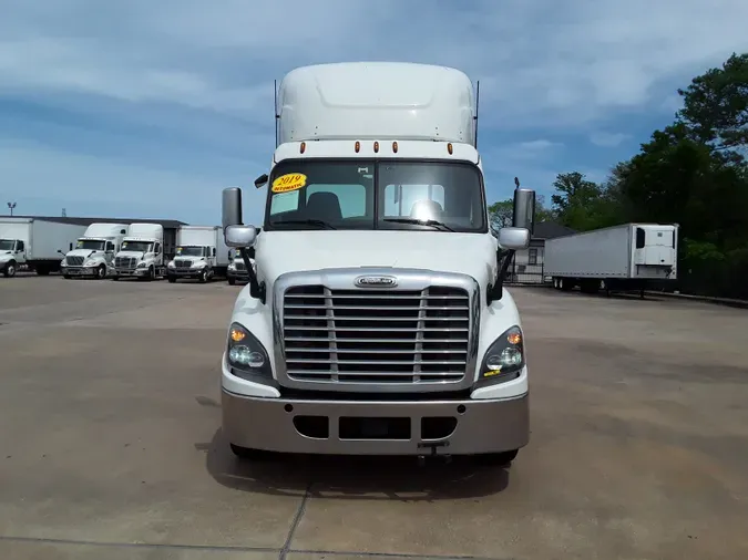 2019 FREIGHTLINER/MERCEDES CASCADIA 113