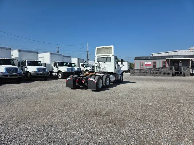 2019 NAVISTAR INTERNATIONAL LT625 DAYCAB T/A0cf64a78016672843e54f1cdb078f0e2