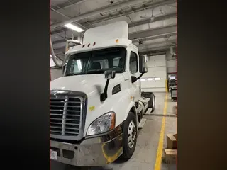 2014 Freightliner CASCADIA 113