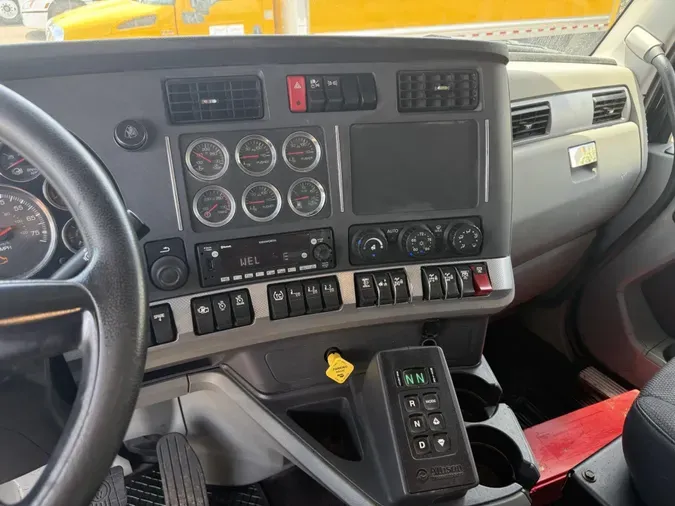 2022 Kenworth T880