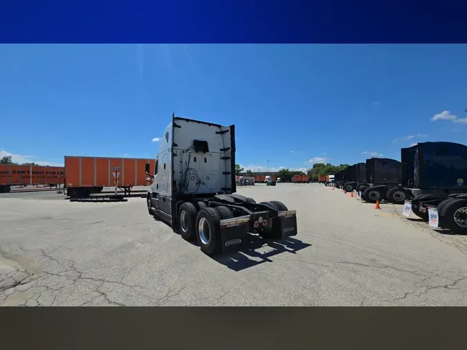 2022 Freightliner Cascadia 126