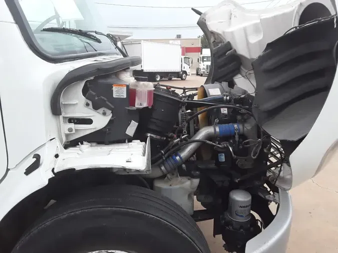 2017 FREIGHTLINER M2 106
