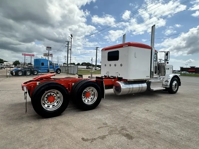 2022 Peterbilt 389