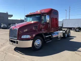 2017 MACK CXU613