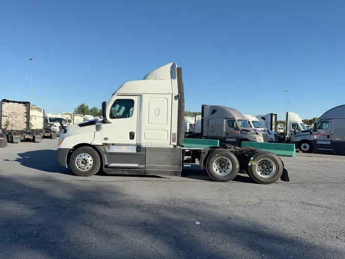 2021 Freightliner Cascadia 1260cfcf827660dc9ad96c9ecacfce96aa2
