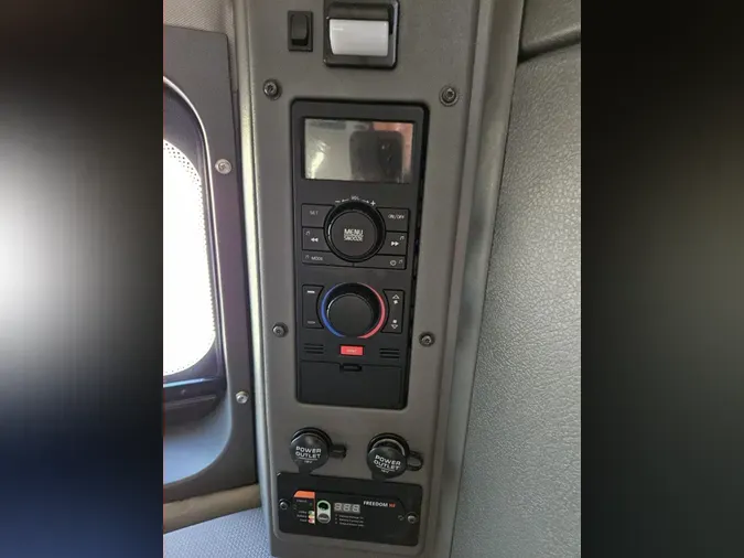 2021 VOLVO VNL64T8600cfd1fbd6b917f95b50d3c9768162045