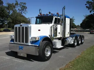 2022 Peterbilt 389