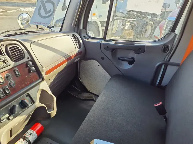 2016 FREIGHTLINER/MERCEDES M2 1060d068c426294ae7591cd9edc7ddcf35f