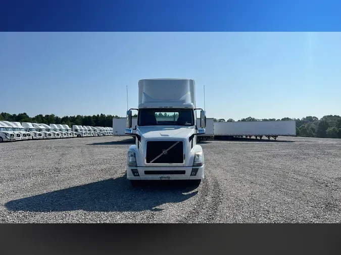 2017 Volvo VNL300