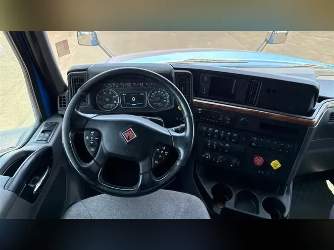 2020 INTERNATIONAL LT