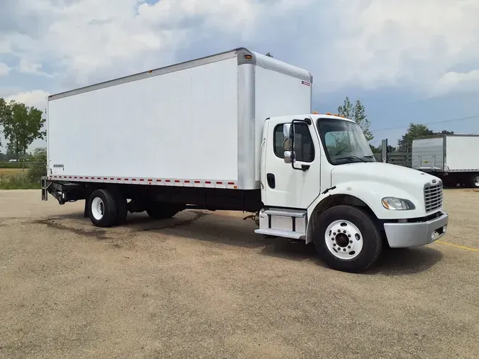 2018 FREIGHTLINER M2 106