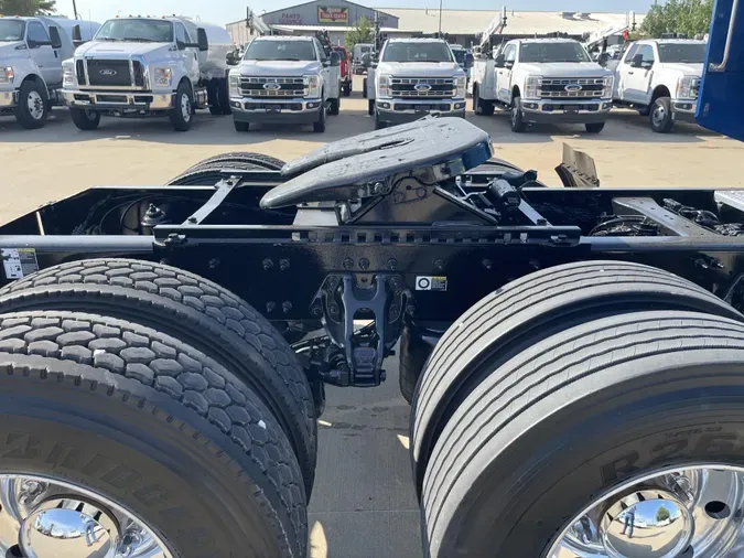 2023 Peterbilt 389