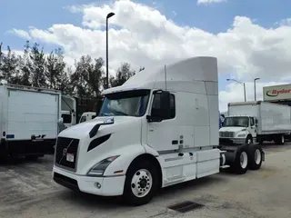 2020 VOLVO VNR64T-640