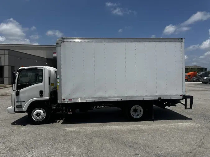 2022 Isuzu NPR-XD